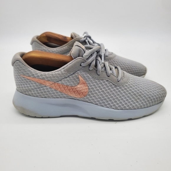 Nike Tanjun Gray Rose Gold Metallic Running Training Shoes Womens Size 8 - Picture 6 of 11